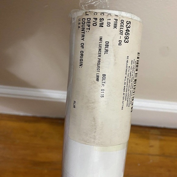 Dana Gibson ocelot white pink leopard print wallpaper double roll 27 in x 30 ft - Picture 5 of 8